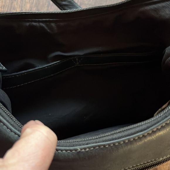 Tignanello Fine Genuine Leather Shoulder Bag Black - Picture 5 of 5